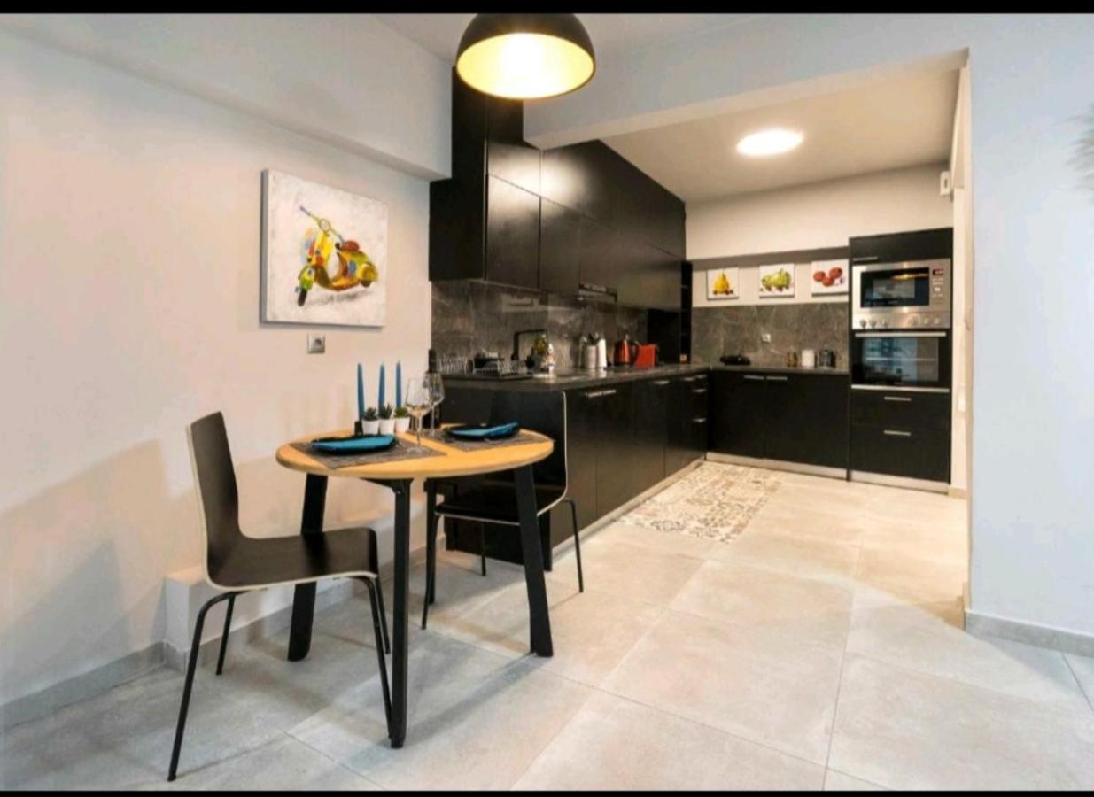 Romantic Jacuzzi Apartment Αθήνα Εξωτερικό φωτογραφία
